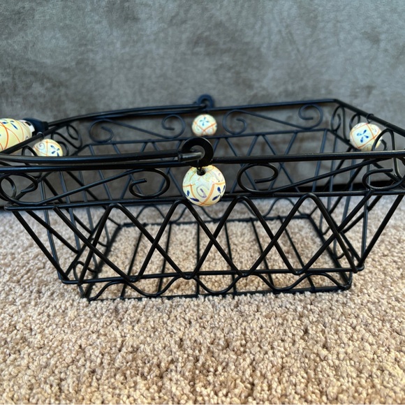 Vintage Black Metal Wire Basket Porcelain Handle and Accents Mackenzie Childs - Picture 11 of 16